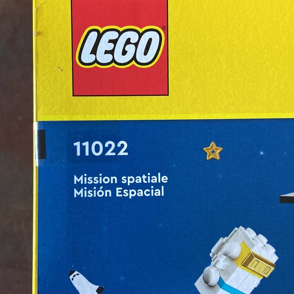 Lego Classic 1700 pieces space mission NIB - Picture 6 of 6
